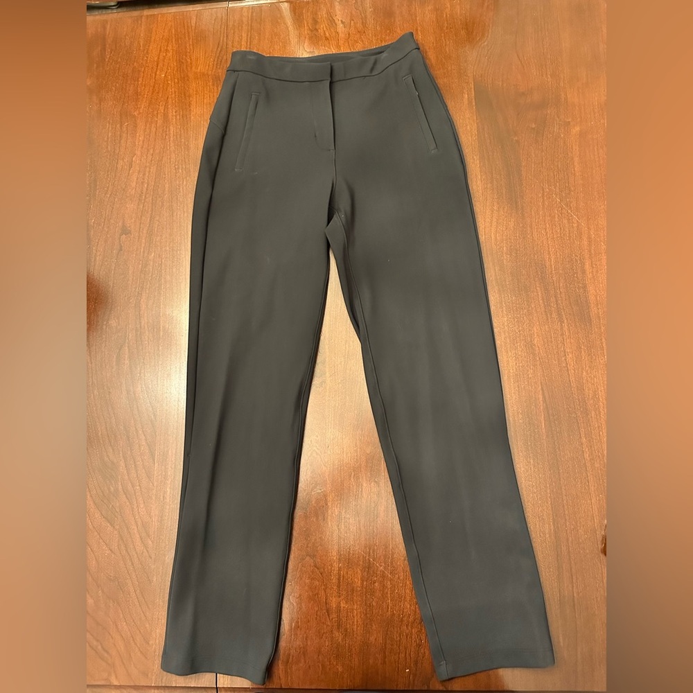 EUC Lululemon business pants size 0
